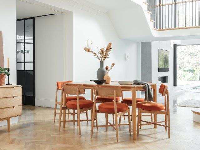 G Plan Winchester 135-190cm dining table