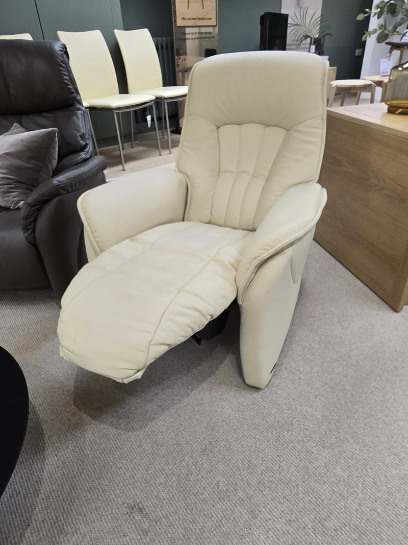 Himolla Rhine Manual Recliner Chair – Range 33 Leather – Hunters Furniture