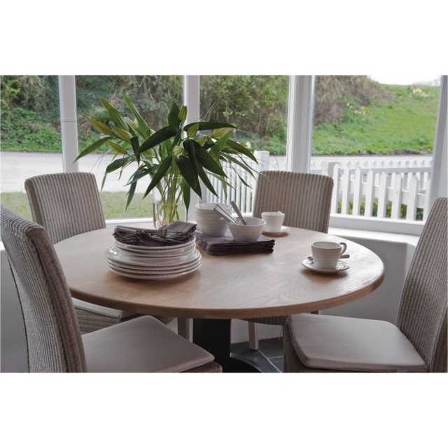 Neptune Chichester Round Dining Table (150cm)